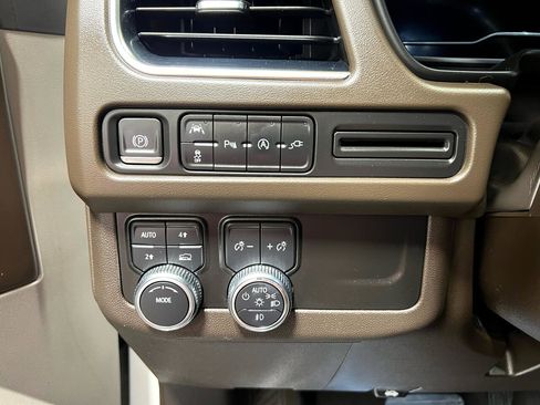 Used 2022 GMC Yukon SLT image 13