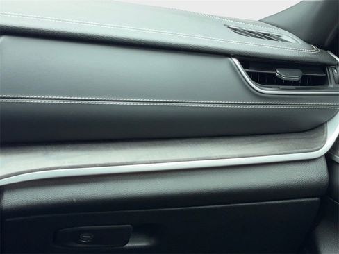 Used 2024 Jeep Grand Cherokee L Limited w/ Luxury Tech Group II image 21