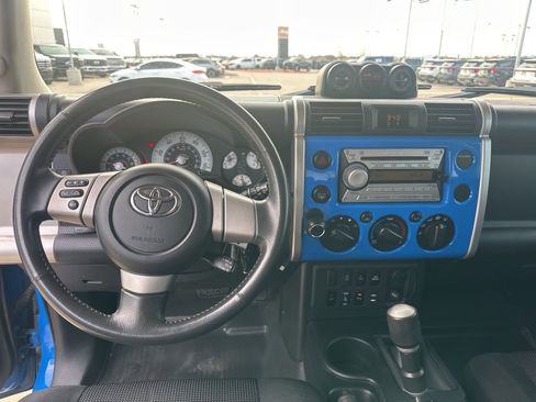 Used 2007 Toyota FJ Cruiser Base image 13