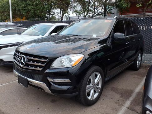 Used 2012 Mercedes-Benz ML 350 BlueTEC 4MATIC image 1