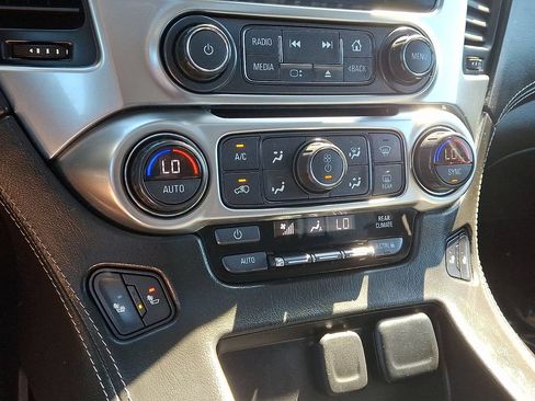 Used 2019 Chevrolet Tahoe LT AWD/4WD image 18