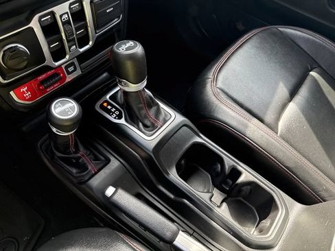 Used 2018 Jeep Wrangler Unlimited Rubicon AWD/4WD image 26