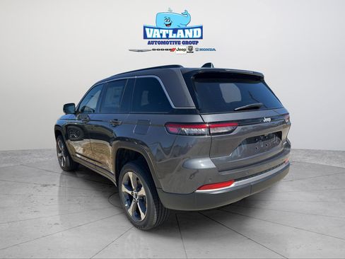 New 2026 Jeep Grand Cherokee Limited RWD image 3