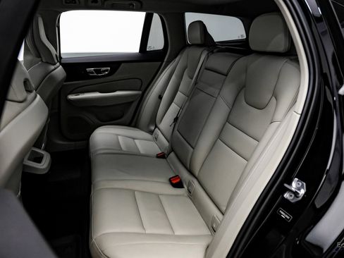 Used 2020 Volvo V60 T5 Momentum w/ Protection Package Premier image 70