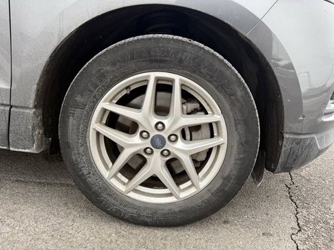 Used 2022 Ford Edge SEL image 4