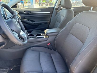 Used 2023 Nissan Altima 2.5 SV