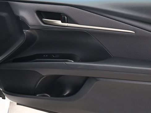 Used 2025 Toyota Camry SE image 16