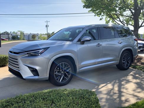 Used 2025 Lexus TX 350 AWD w/ Technology Package image 5