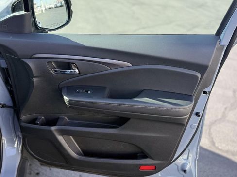 Certified 2024 Honda Ridgeline Sport image 36