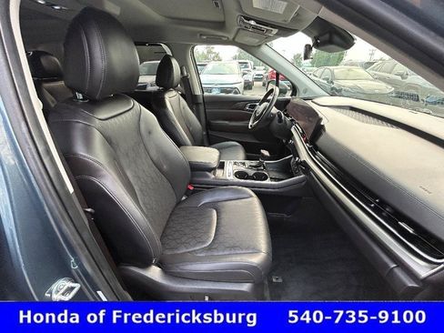 Used 2025 Kia Carnival SX w/ SX Dark Edition Package FWD image 34