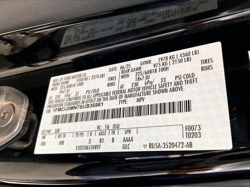 Used 2025 Ford Escape ST-Line FWD image 33