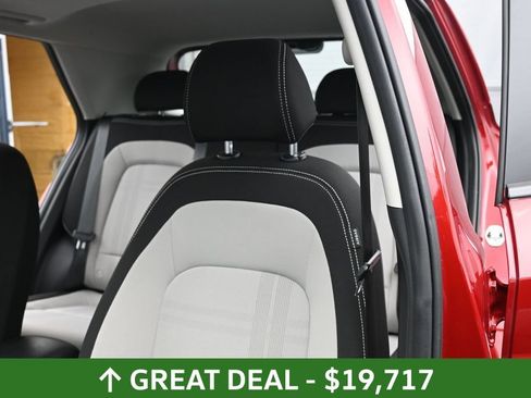Used 2025 Hyundai Venue SEL FWD image 26