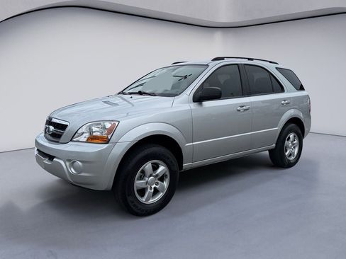 Used 2009 Kia Sorento LX RWD image 1
