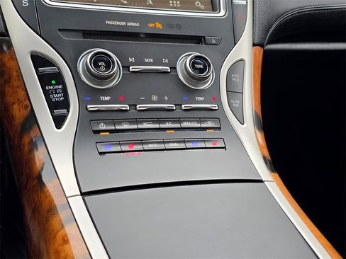 Used 2018 Lincoln MKX Reserve image 27