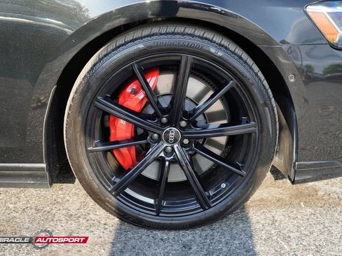 Used 2022 Audi S8 w/ S8 Executive Package AWD/4WD image 9