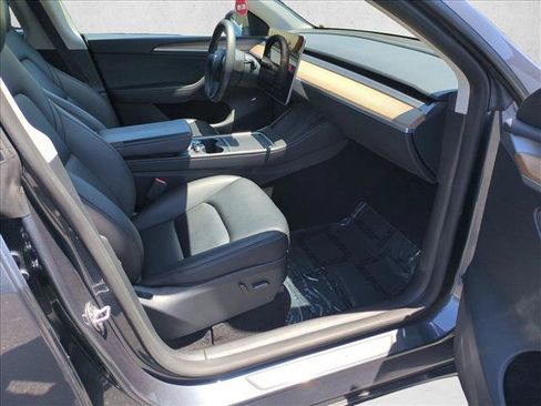 Used 2023 Tesla Model Y Long Range AWD/4WD image 22