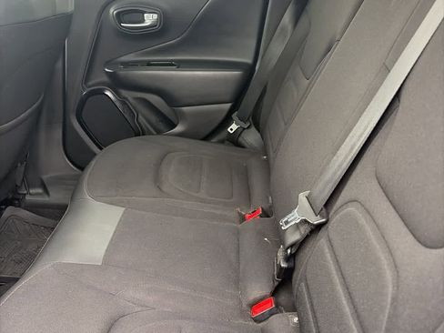 Used 2017 Jeep Renegade Altitude image 14