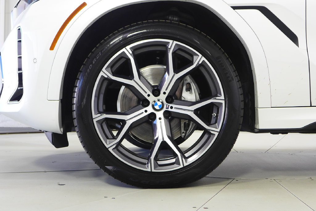 Used 2025 BMW X6 xDrive40i w/ Premium Package AWD/4WD image 5