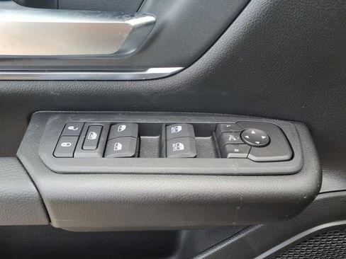 New 2026 RAM 1500 4x4 Crew Cab image 14