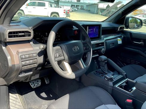 Used 2024 Toyota Tacoma TRD Sport image 8