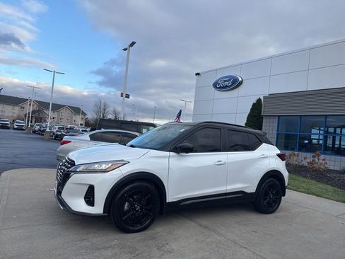 Used 2022 Nissan Kicks SR w/ Premium Package image 5