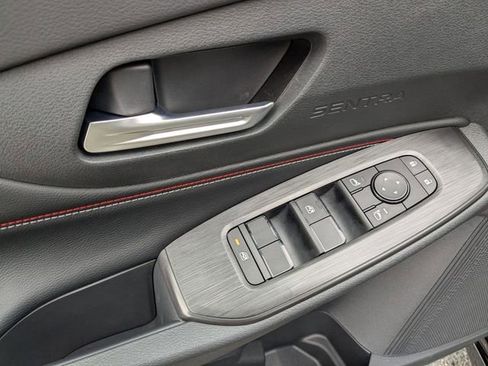 New 2026 Nissan Sentra SR w/ Floor Mat Package FWD image 9
