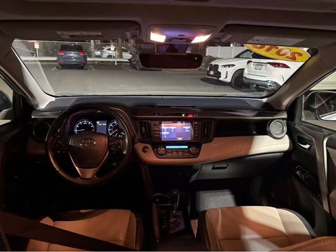 Used 2018 Toyota RAV4 Limited image 11