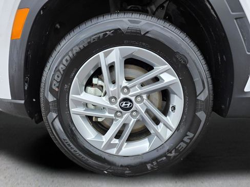 Certified 2025 Hyundai Tucson SE image 11