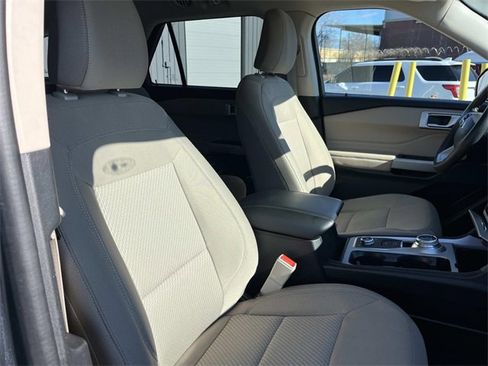 Used 2023 Ford Explorer XLT image 25