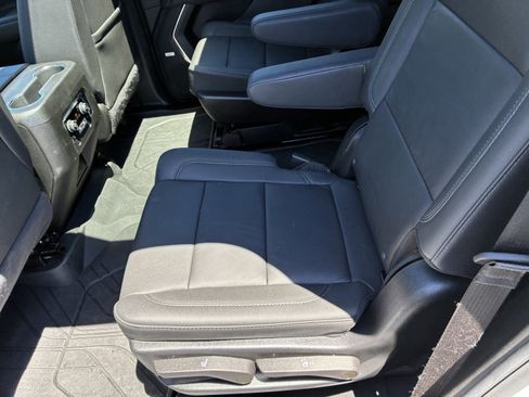 Used 2024 Chevrolet Tahoe Z71 w/ Luxury Package AWD/4WD image 14