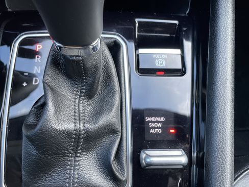 Certified 2024 Jeep Compass Limited image 50