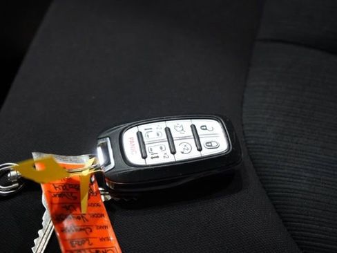 Used 2023 Chrysler Voyager LX FWD image 36