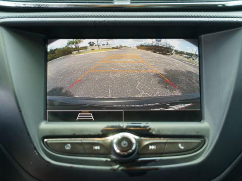 Used 2023 Chevrolet TrailBlazer LS FWD image 26