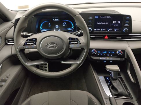 Used 2025 Hyundai Elantra Sport w/ Cargo Package FWD image 22