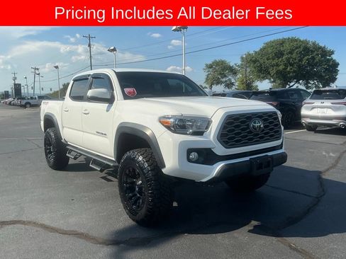 Used 2020 Toyota Tacoma TRD Off-Road AWD/4WD image 6
