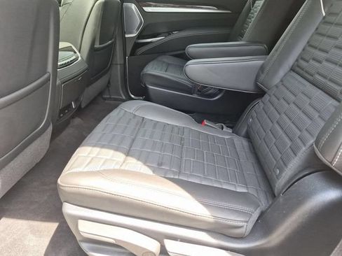 Used 2025 Cadillac Escalade Sport Platinum w/ LPO, ONYX Package AWD/4WD image 27