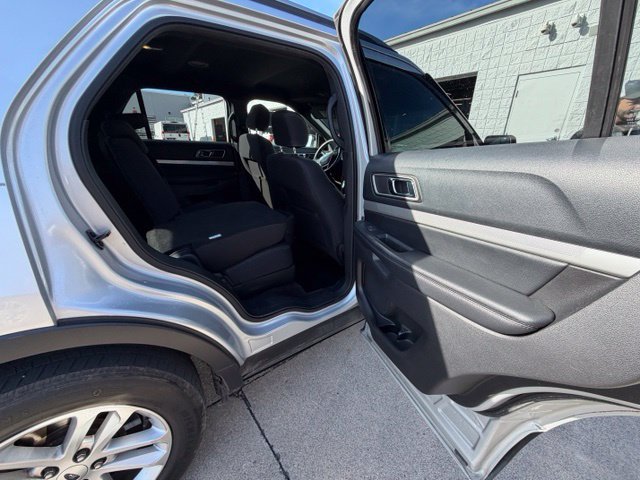 Used 2016 Ford Explorer XLT FWD image 38