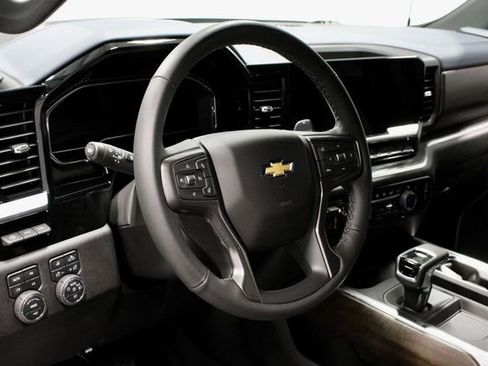 Used 2025 Chevrolet Silverado 1500 High Country w/ Technology Package image 28