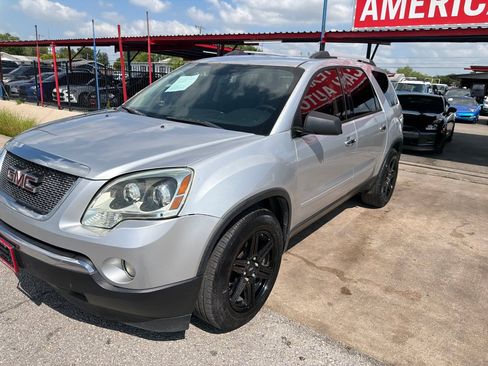 Used 2011 GMC Acadia SLE FWD image 2