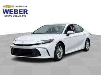 Used 2025 Toyota Camry LE video 1