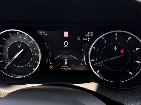 Used 2023 Maserati Levante GT AWD/4WD image 15