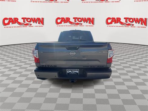 Used 2023 Nissan Titan SV w/ SV Convenience Package image 7