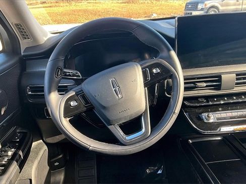 Used 2024 Lincoln Corsair AWD image 5