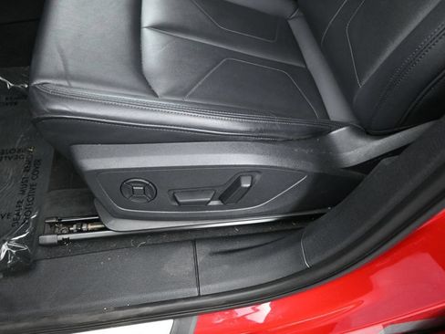 Certified 2025 Audi Q3 2.0T Premium AWD/4WD image 8