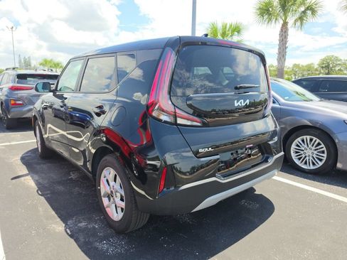 Certified 2025 Kia Soul LX w/ LX Technology Package FWD image 13