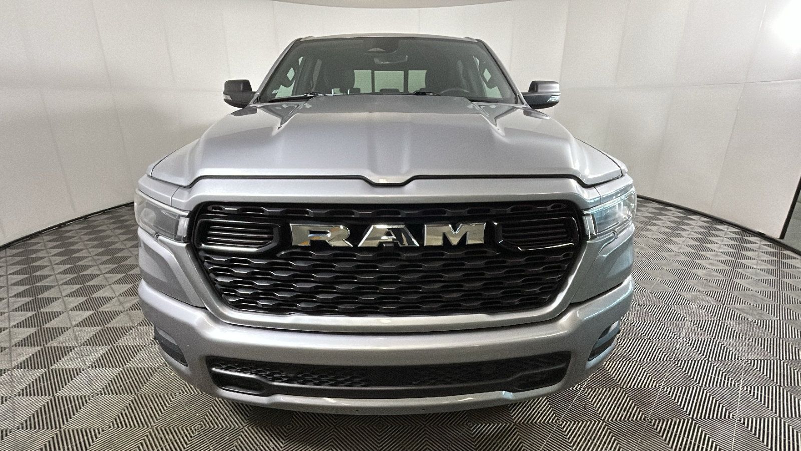 Used 2025 RAM 1500 Big Horn AWD/4WD image 9