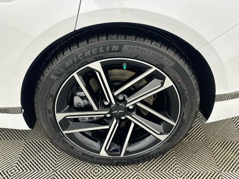 New 2025 Genesis G80 2.5T Advanced image 19