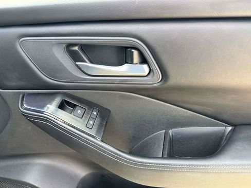 Used 2025 Nissan Rogue SV image 20