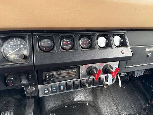 Used 1989 Jeep Wrangler Sahara AWD/4WD image 31