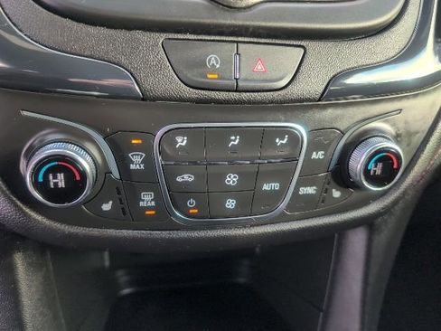 Certified 2023 Chevrolet Equinox RS image 32